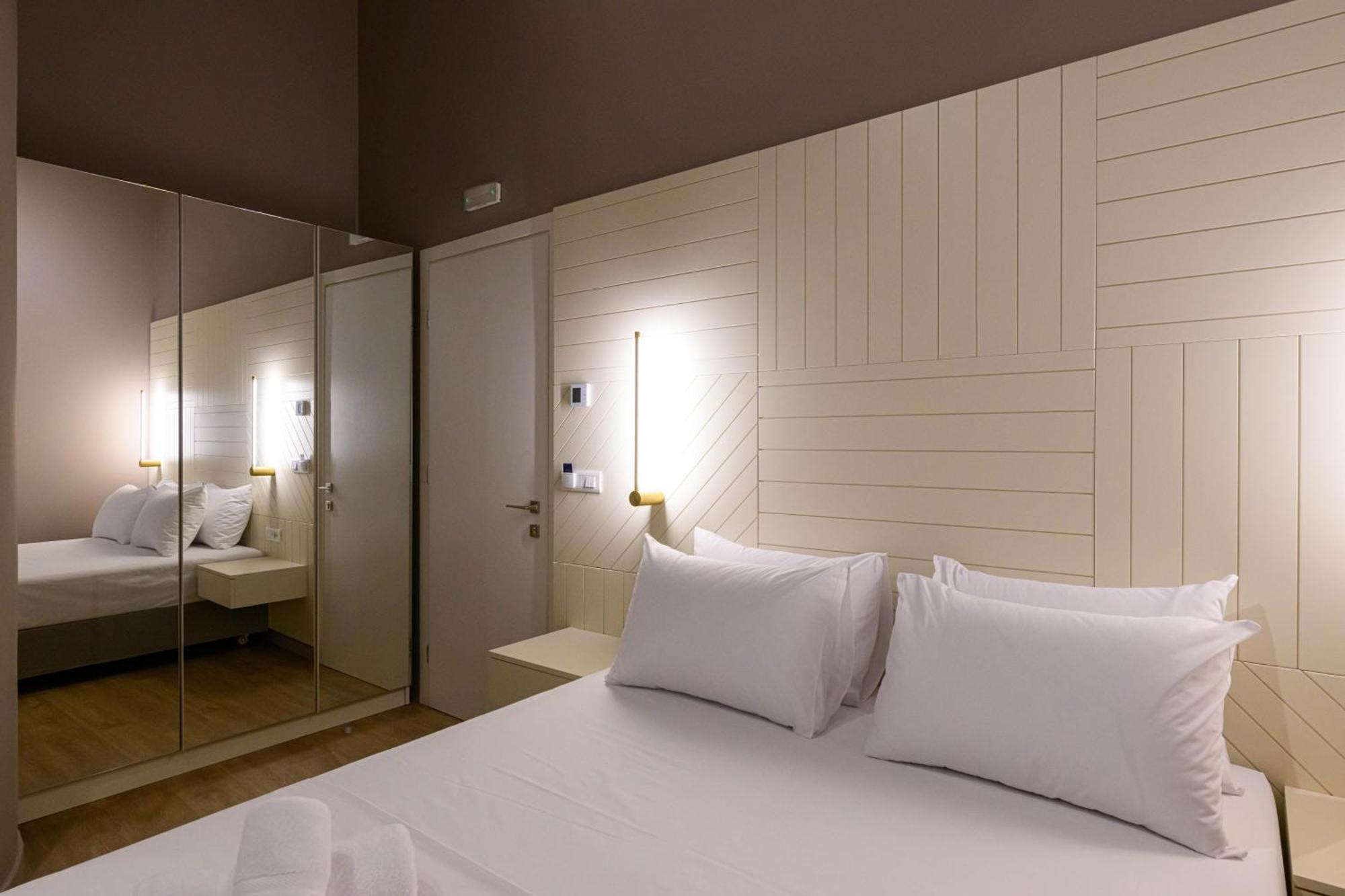 Blueblood - The Rooms Kalamata Exterior foto