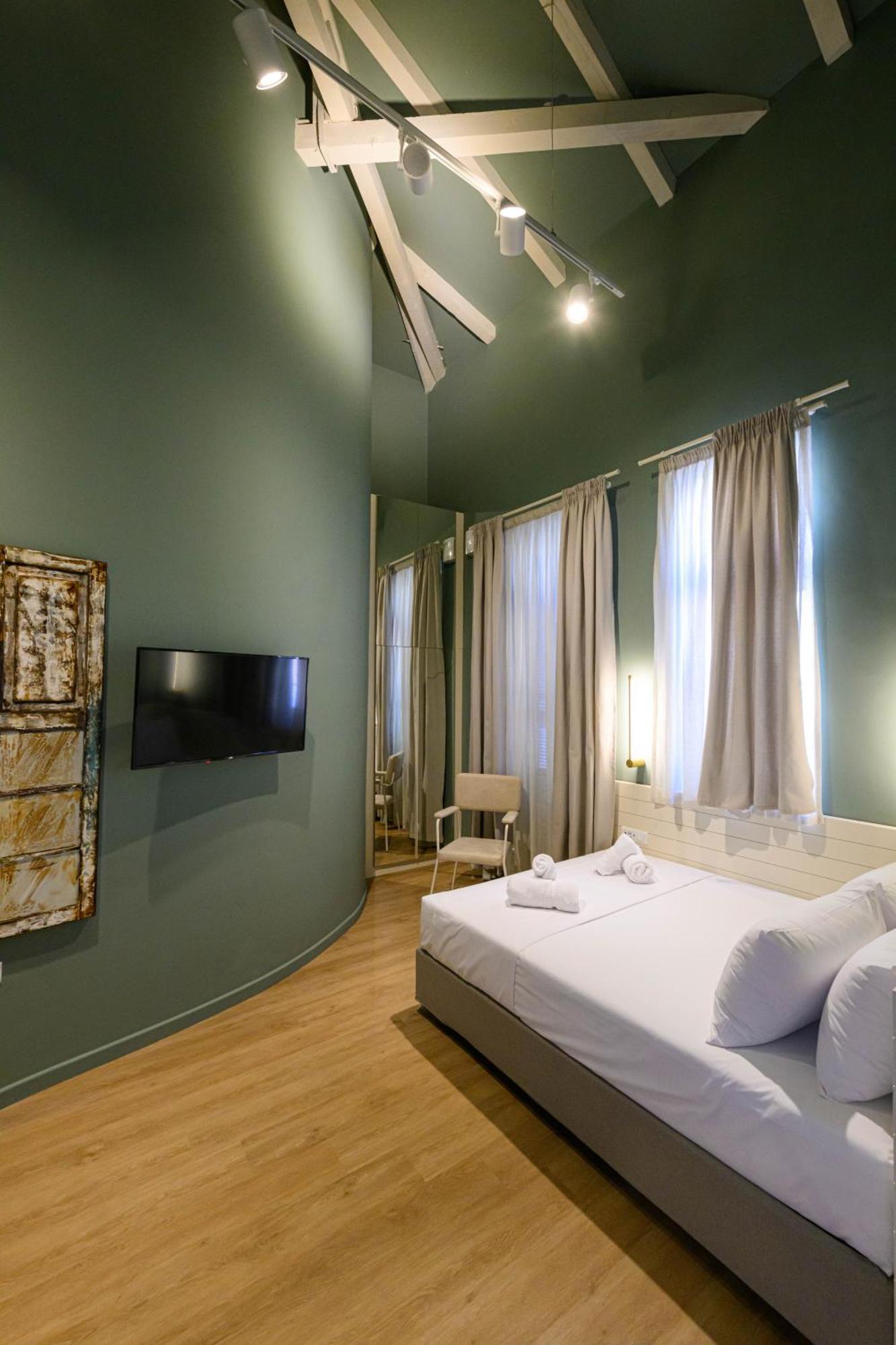 Blueblood - The Rooms Kalamata Exterior foto